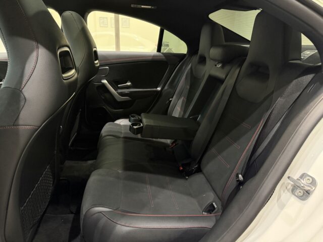メルセデスベンツ　CLA200ｄ　AMGライン　ポーラーホワイト　長村様下取 イメージ16