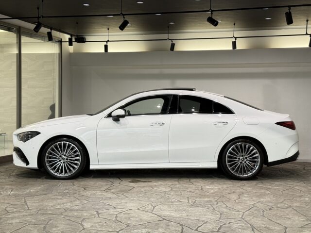 メルセデスベンツ　CLA200ｄ　AMGライン　ポーラーホワイト　長村様下取 イメージ5