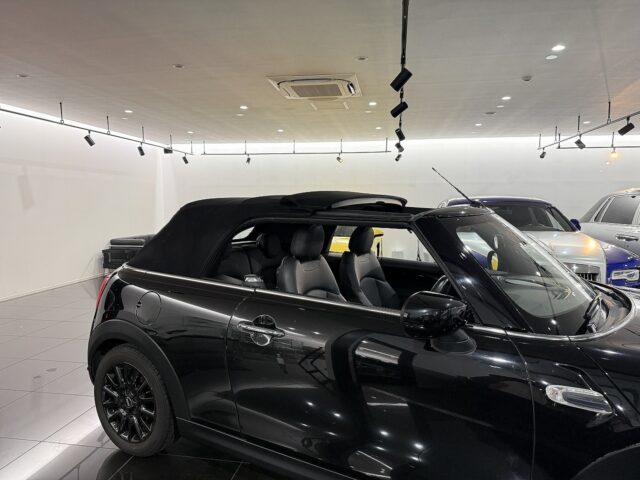 MINI クーパーコンバーチブル 黒 USS東京 8626 イメージ23