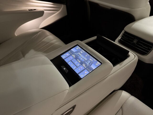 レクサス　LS500h　バージョンL　白　USS東京　0092 イメージ6