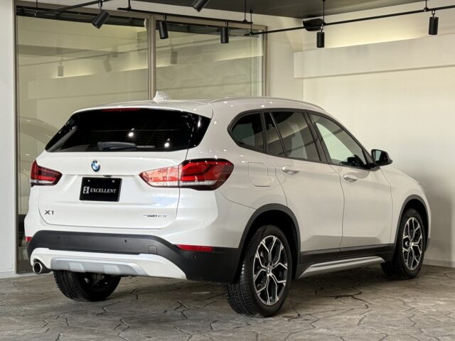 BMW　X1　sDrive18i　Xライン　ミネラルホワイト　シルバーウルフ様買取 イメージ3