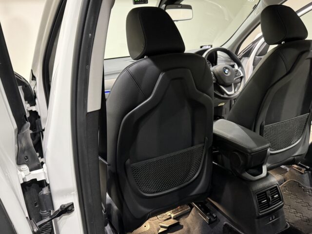 BMW　X1　sDrive18i　Xライン　ミネラルホワイト　シルバーウルフ様買取 イメージ24